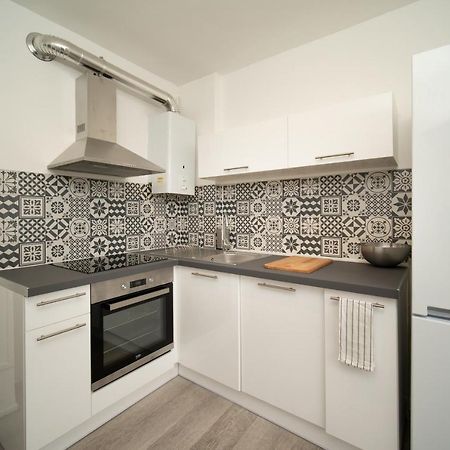 Appartement tout équipé parking balcon 2 chambres Marseille Extérieur photo
